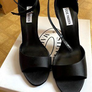 Steven Madden NIB Black Satin Waltz Sandal, Sz 8.5